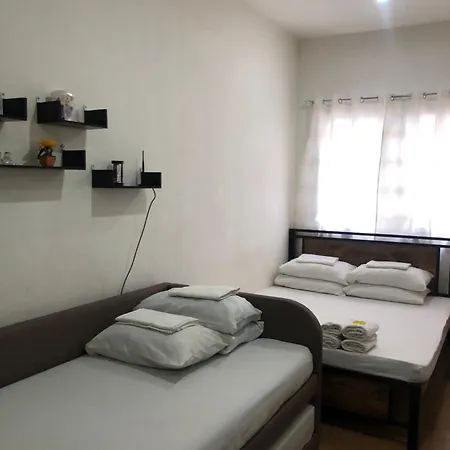 Doc Azenith Presidential Suite - Cebu Mactan Airport Condo - Pilot